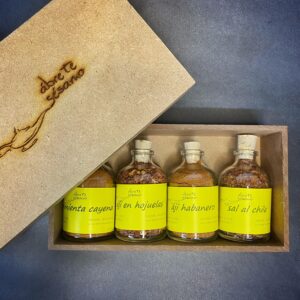 Caja de madera con 4 especias picantes